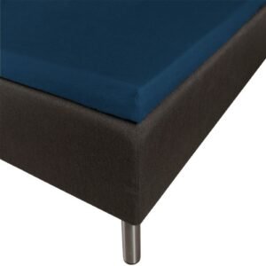 Blødt kuvertlagen 160x200 - 100% bomuldssatin - 8 cm i højden - Blåt lagen til topmadras - By Night satin lagen